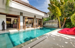 The Residence Seminyak - Villa Menari - Pool view to dining area