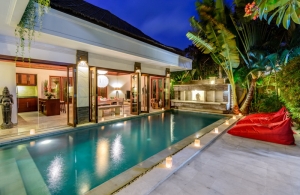 The Residence Seminyak - Villa Menari - Pool at night