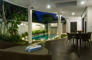 The-Residence-Seminyak-Villa-Lanai-Alfrescro-dining-by-the-pool